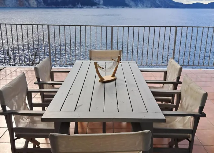 Luxury Seafront Villas, Kefalonia, 100m & Center, 4 Stars Services, Parking - Near Myrtos - Fiskardo אסוס