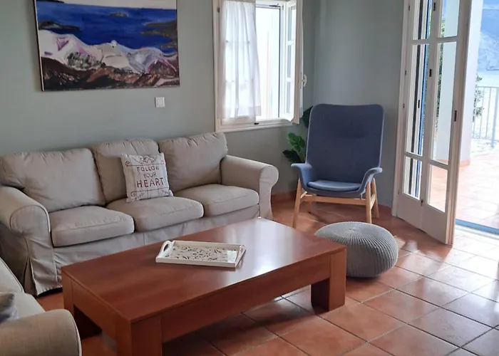 Luxury Seafront Villas, Kefalonia, 100m & Center, 4 Stars Services, Parking - Near Myrtos - Fiskardo וילה