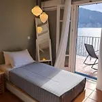 Luxury Seafront Villas, Kefalonia, 100m & Center, 4 Stars Services, Parking - Near Myrtos - Fiskardo Vila *
