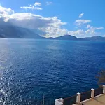 Luxury Seafront Villas, Kefalonia, 100m & Center, 4 Stars Services, Parking - Near Myrtos - Fiskardo 别墅 *