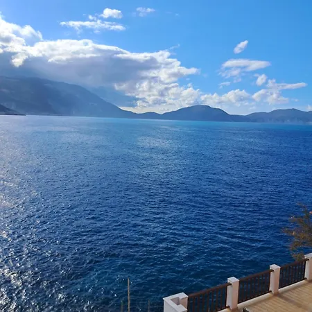 Luxury Seafront Villas, Kefalonia, 100m & Center, 4 Stars Services, Parking - Near Myrtos - Fiskardo וילה *