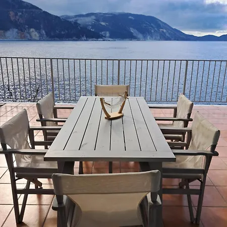 Luxury Seafront Villas, Kefalonia, 100m & Center, 4 Stars Services, Parking - Near Myrtos - Fiskardo אסוס