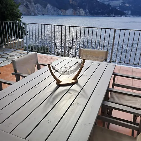 Luxury Seafront Villas, Kefalonia, 100m Beach&center, 4 Stars Services, Parking - Near Myrtos - Fiskardo