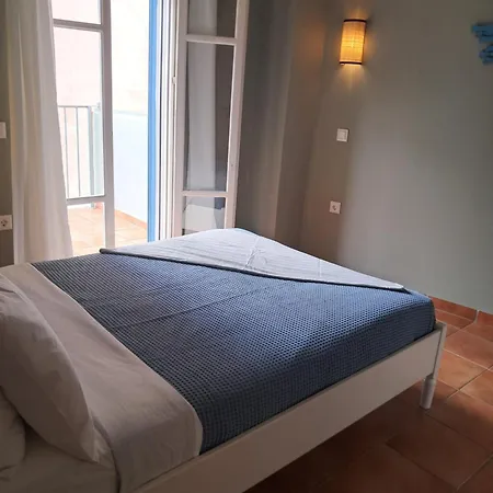 Luxury Seafront Villas, Kefalonia, 100m & Center, 4 Stars Services, Parking - Near Myrtos - Fiskardo וילה *