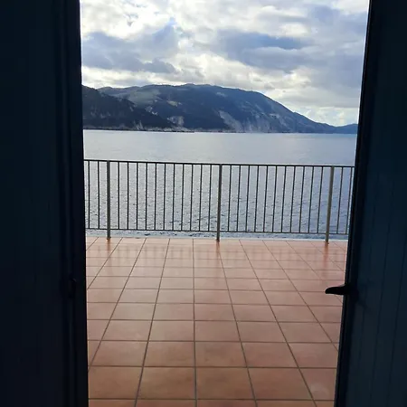 Luxury Seafront Villas, Kefalonia, 100m & Center, 4 Stars Services, Parking - Near Myrtos - Fiskardo אסוס