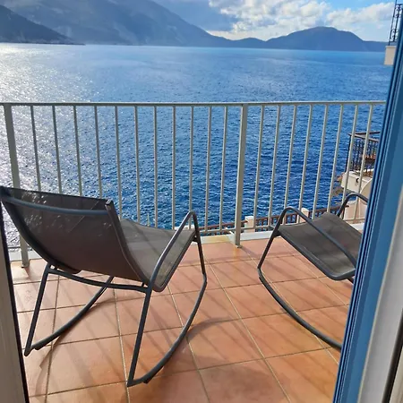 Luxury Seafront Villas, Kefalonia, 100m & Center, 4 Stars Services, Parking - Near Myrtos - Fiskardo וילה *