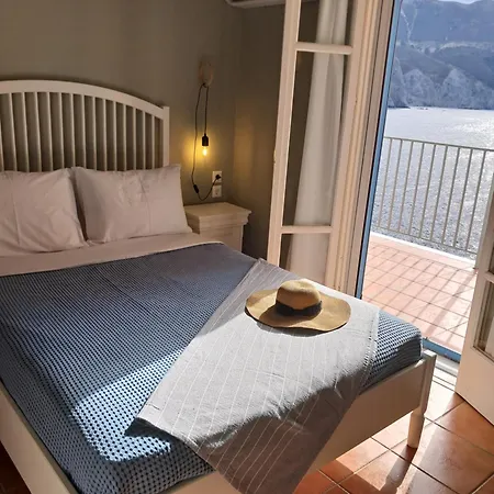 Luxury Seafront Villas, Kefalonia, 100m & Center, 4 Stars Services, Parking - Near Myrtos - Fiskardo וילה אסוס