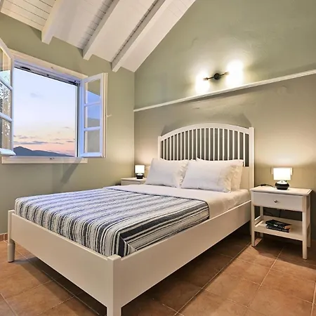 וילה Luxury Seafront Villas, Kefalonia, 100m & Center, 4 Stars Services, Parking - Near Myrtos - Fiskardo אסוס