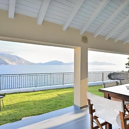 Luxury Seafront Villas, Kefalonia, 100m Beach&center, 4 Stars Services, Parking - Near Myrtos - Fiskardo *
