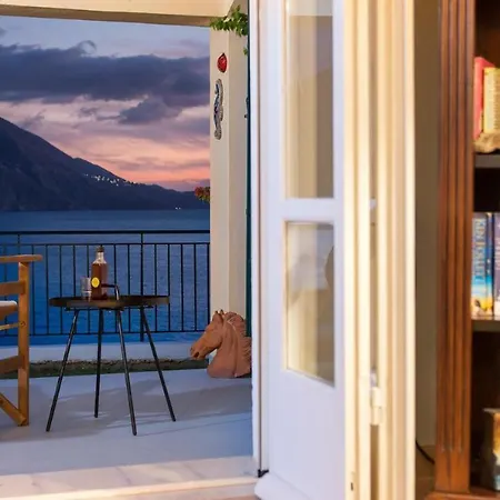 Luxury Seafront Villas, Kefalonia, 100m & Center, 4 Stars Services, Parking - Near Myrtos - Fiskardo * אסוס