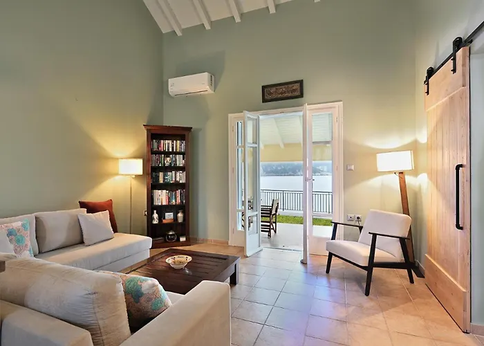 Luxury Seafront Villas, Kefalonia, 100m & Center, 4 Stars Services, Parking - Near Myrtos - Fiskardo