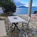 Luxury Seafront Villas, Kefalonia, 100m & Center, 4 Stars Services, Parking - Near Myrtos - Fiskardo 빌라 아소스